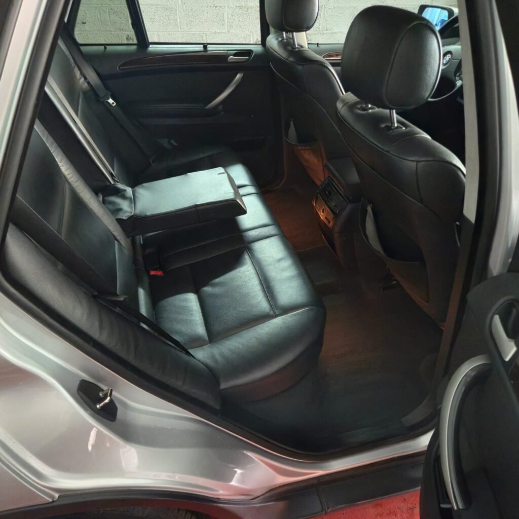 BMW X5 ( DISPONIBLE A DOUALA - CAMEROUN )